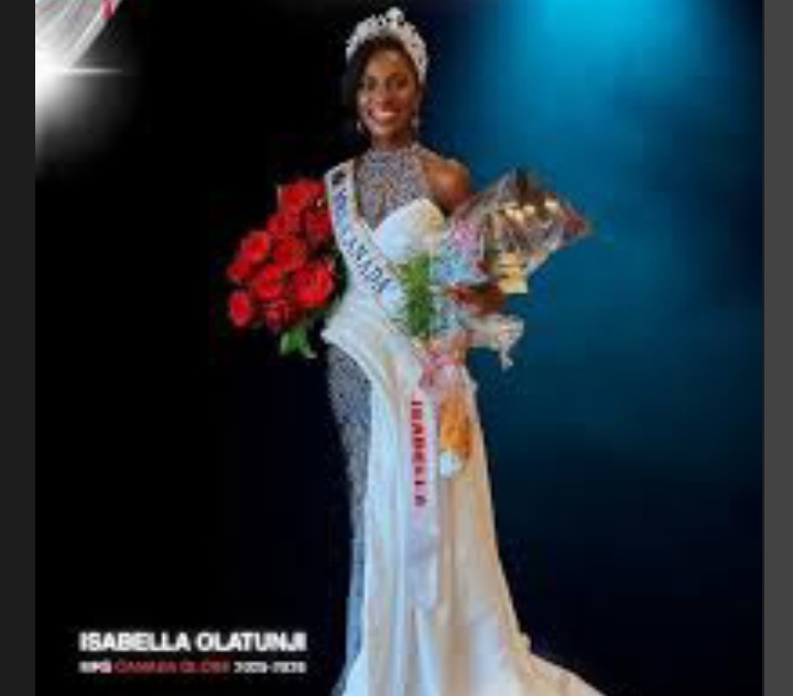 Mrs Canada Globe - Onasanya