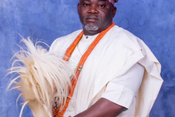 OBA ADEDIRAN CROWNED TOWULADE OF OWU-AKINALE Oba ADEDIRAN